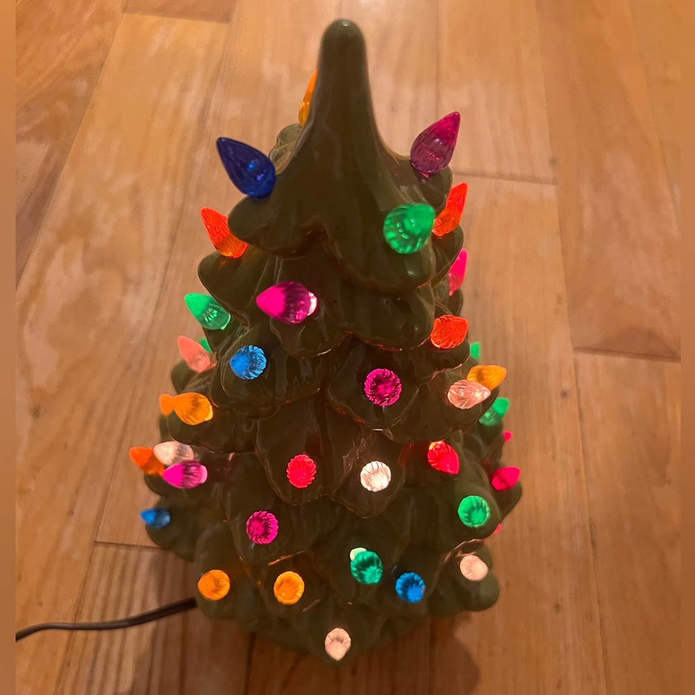 Ceramic Christmas Tree with extra replacement bulbs